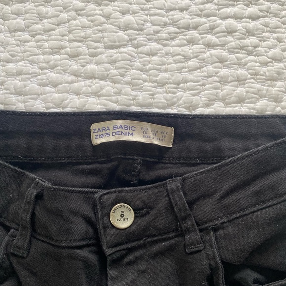 Zara Black w/ Red and White Side Stripe - Picture 3 of 3